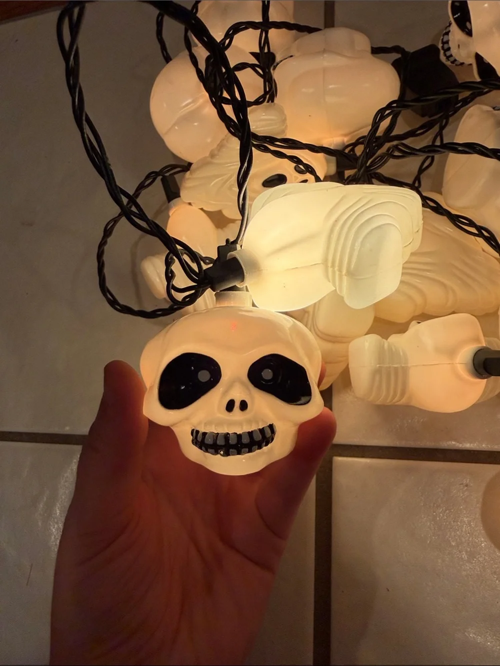 Vtg Blow Mold Skulls & Ghosts Halloween String Lights